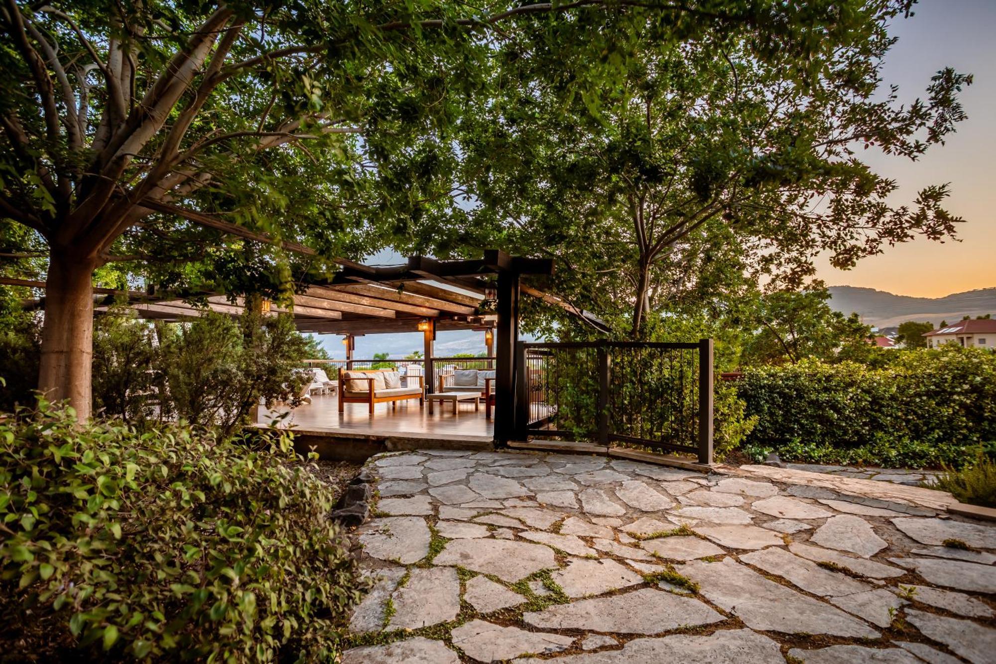Grand Vista Boutique Hotel And Spa Yuval Exterior photo